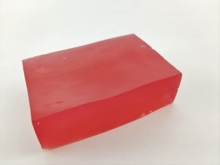 Mýdlová hmota červená transparentní 220 g